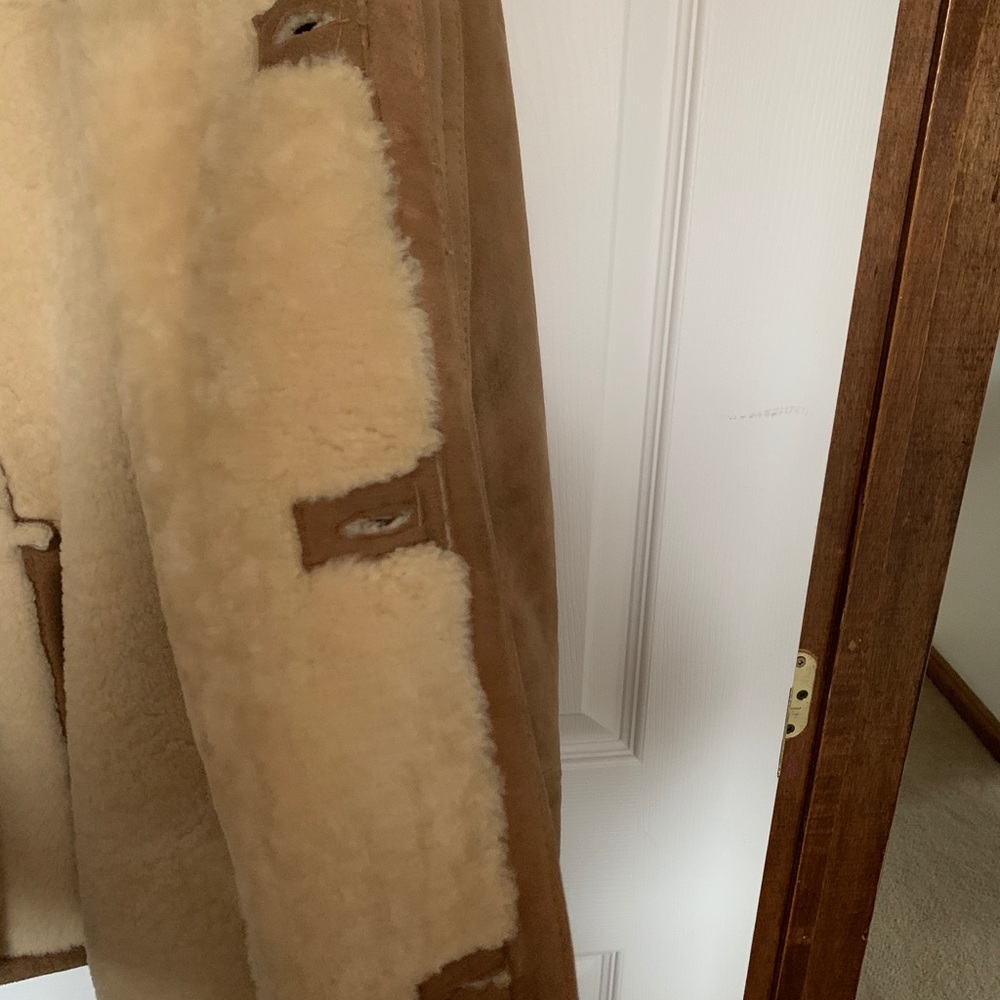 Men’s sheepskin car coat.